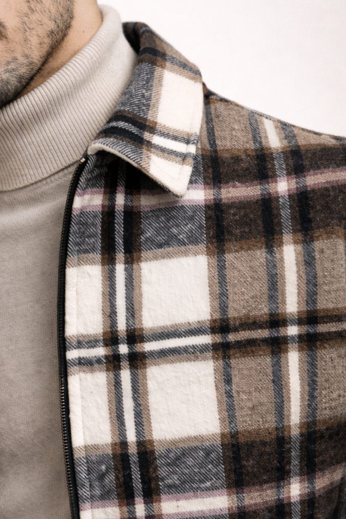 Checkered sweater with collar